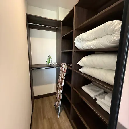 Apartman віп вул під голоском 15 б 9-1