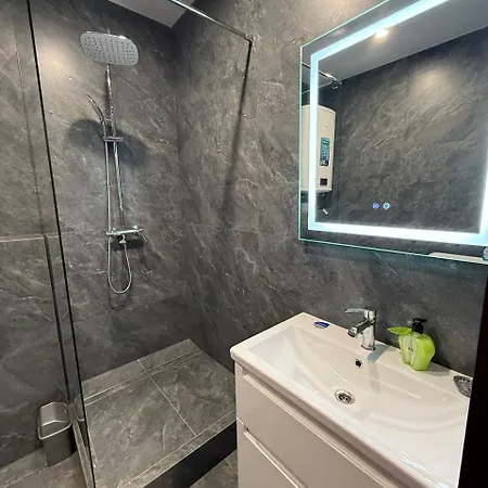 віп вул під голоском 15 б 9-1 *