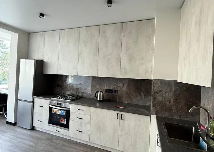 віп вул під голоском 15 б 9-1 *