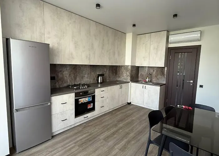 Apartment віп вул під голоском 15 б 9-1 *